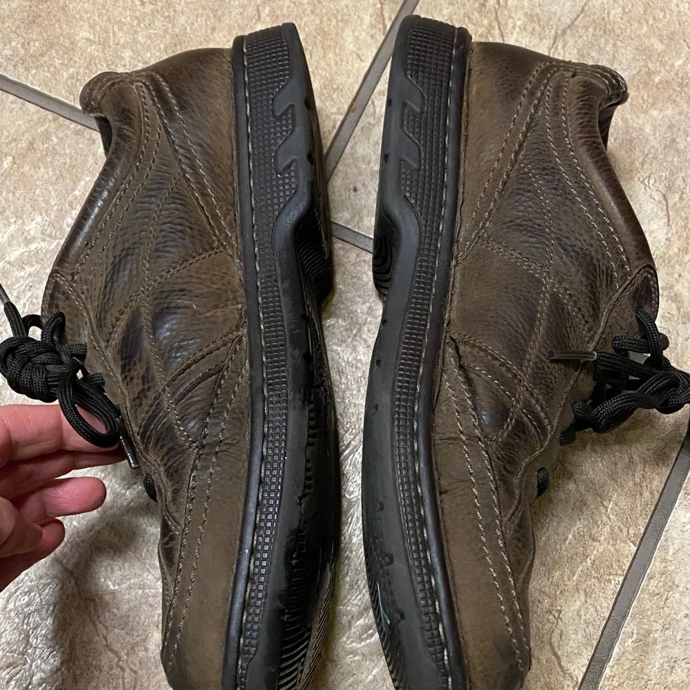 Men’s Merrell Dark Brown Leather Oxfords Size 9 Quiet Luxury Comfy Careers